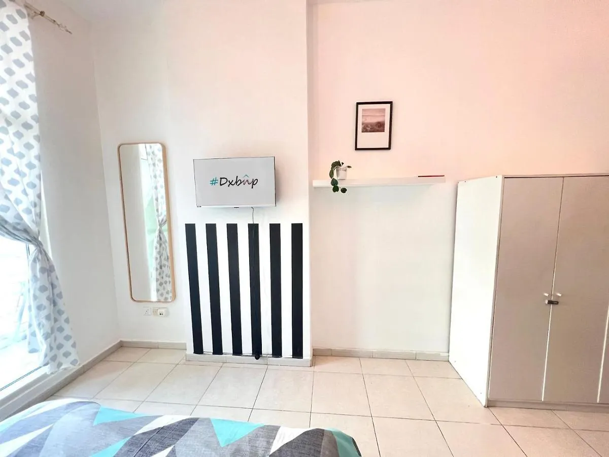 Huge Room In Al Barsha 1 Near Mashreq Metro Dubaj 0*,  Zjednoczone Emiraty Arabskie