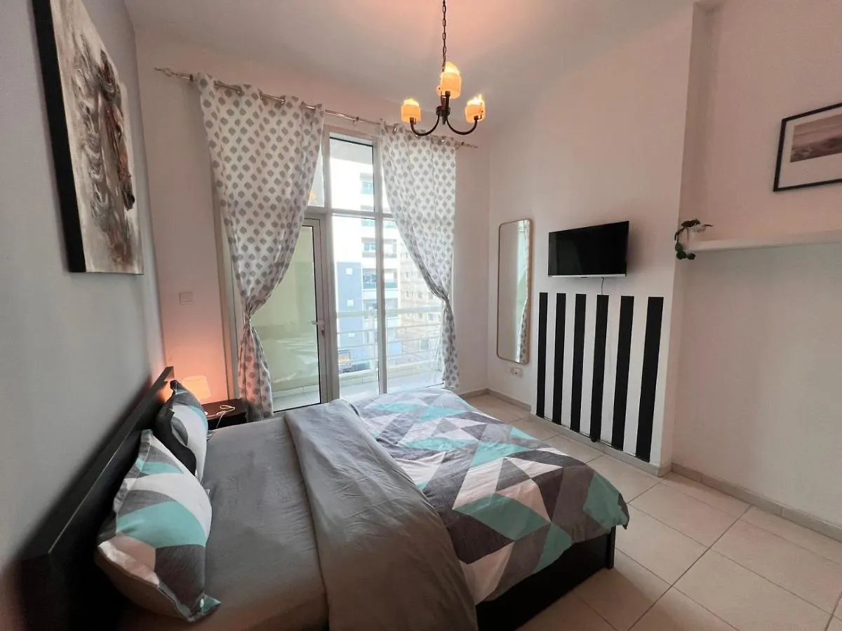 Kwatera prywatna Huge Room In Al Barsha 1 Near Mashreq Metro Dubaj Zjednoczone Emiraty Arabskie