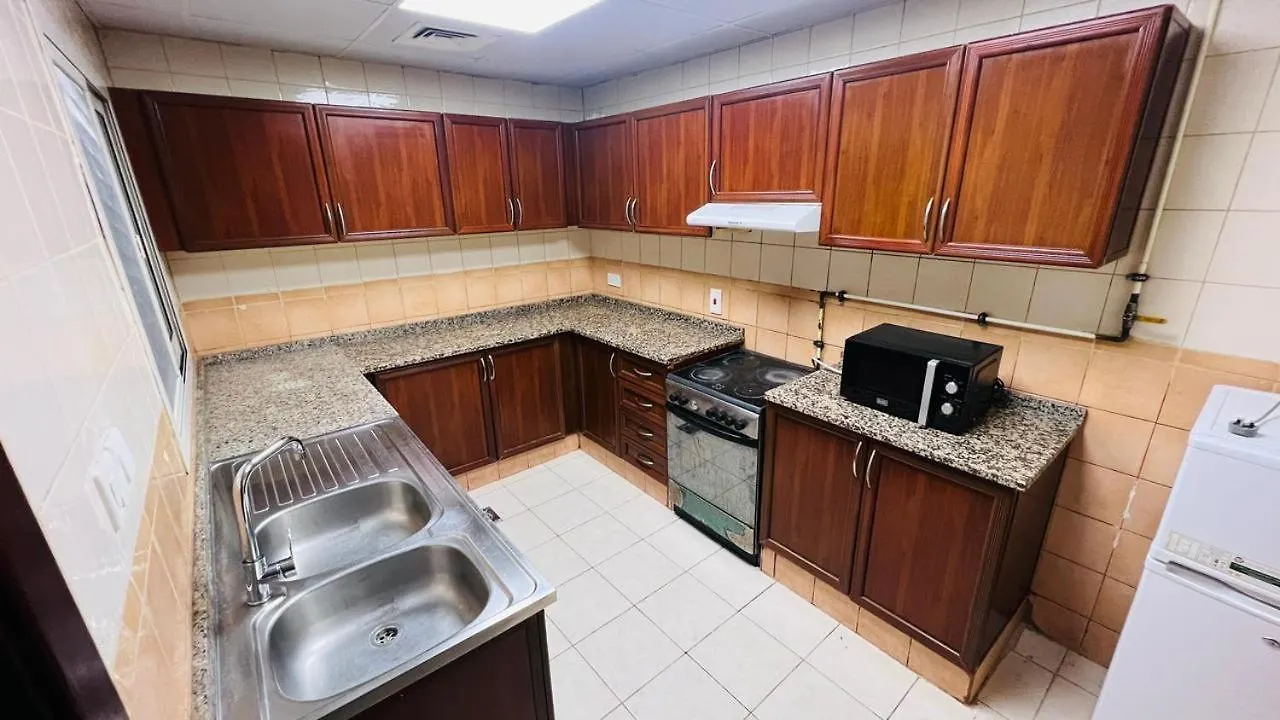 Huge Room In Al Barsha 1 Near Mashreq Metro Dubaj Zjednoczone Emiraty Arabskie